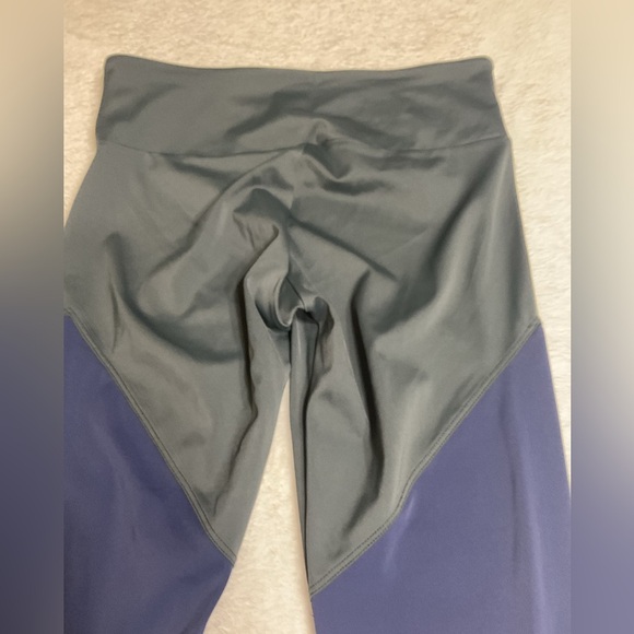 Onzie Dark Gray Leggings - Picture 6 of 7
